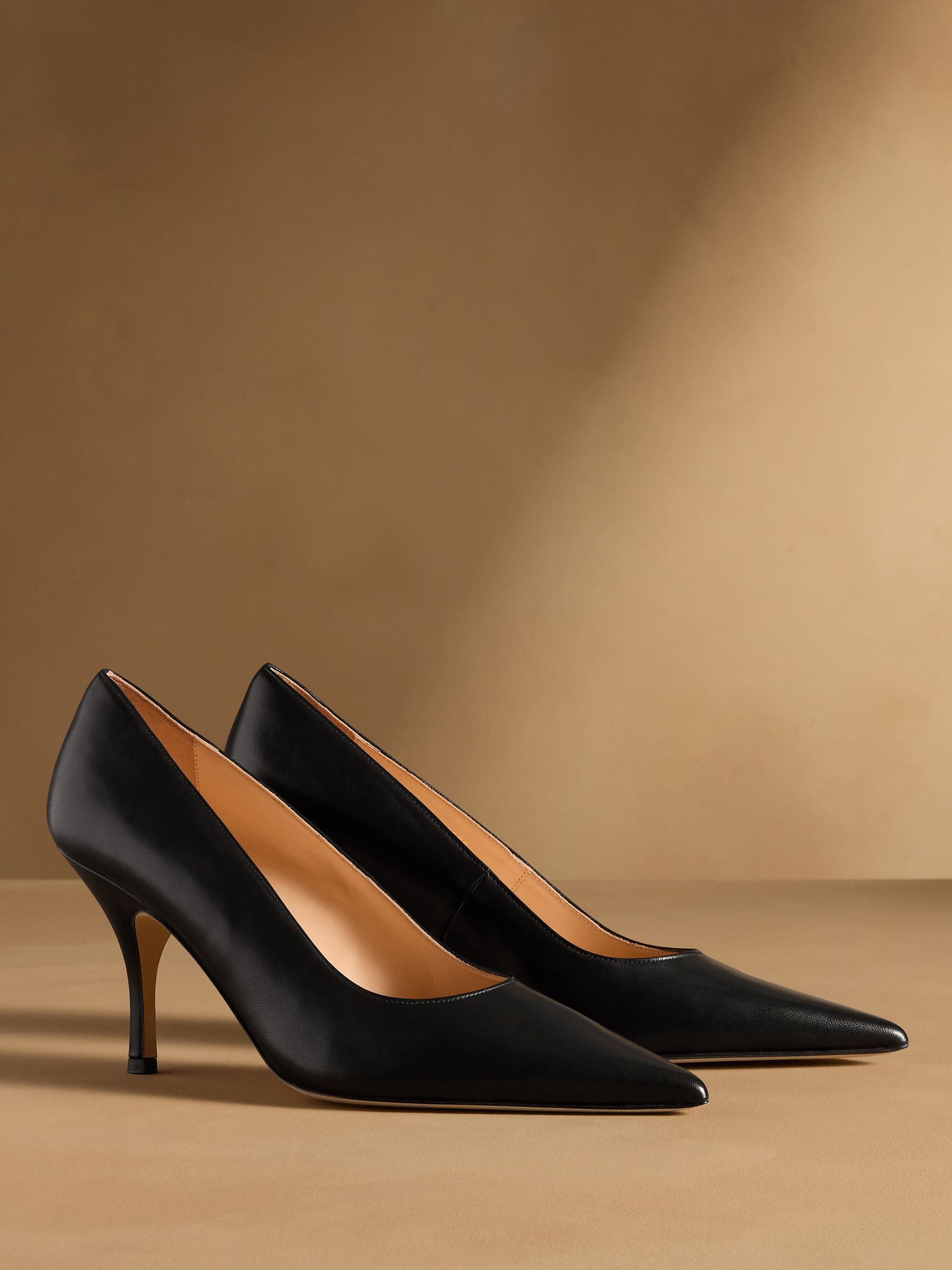 Women's Hillcliffe Court Pumps (Black)