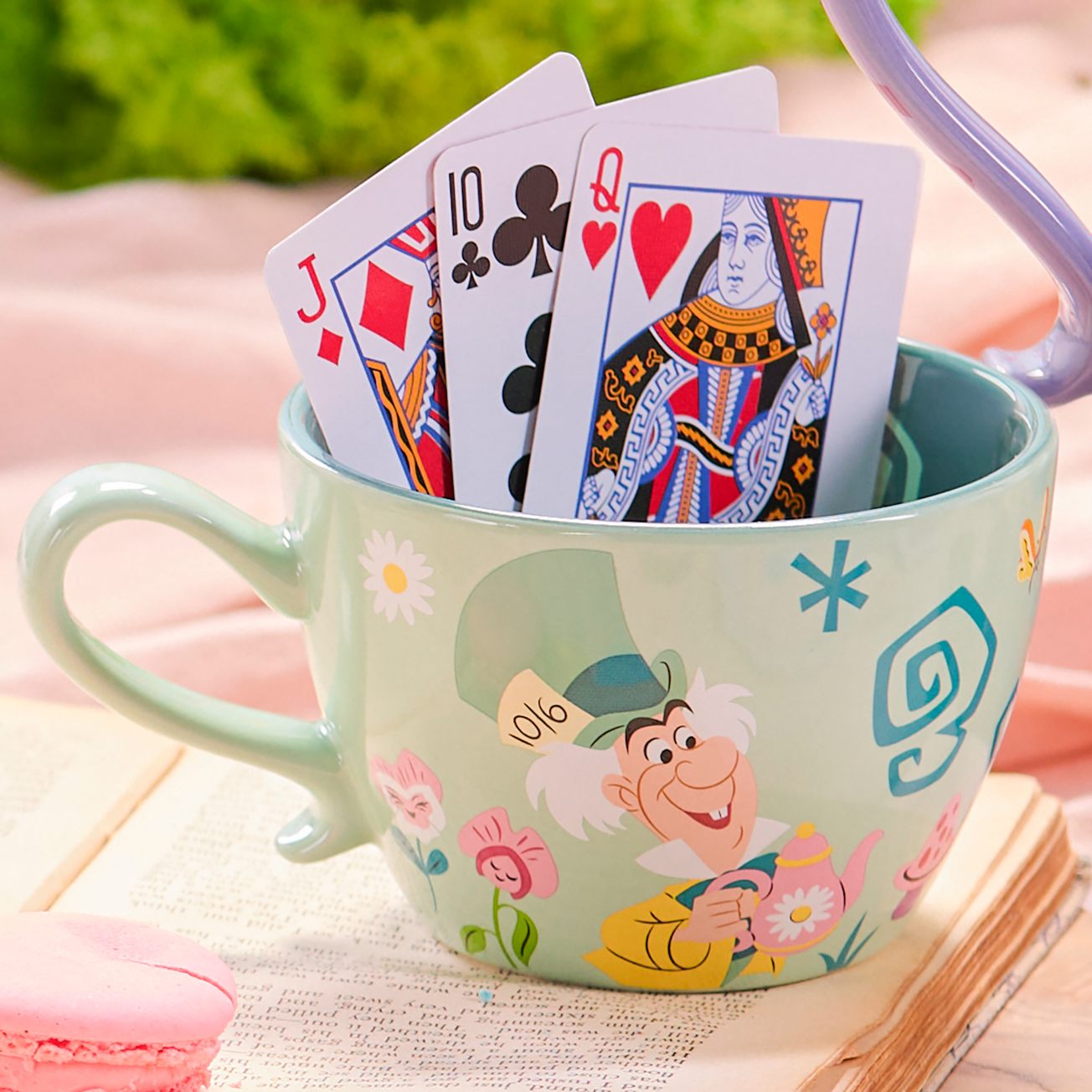 Alice in Wonderland: Mad Hatter Teacup