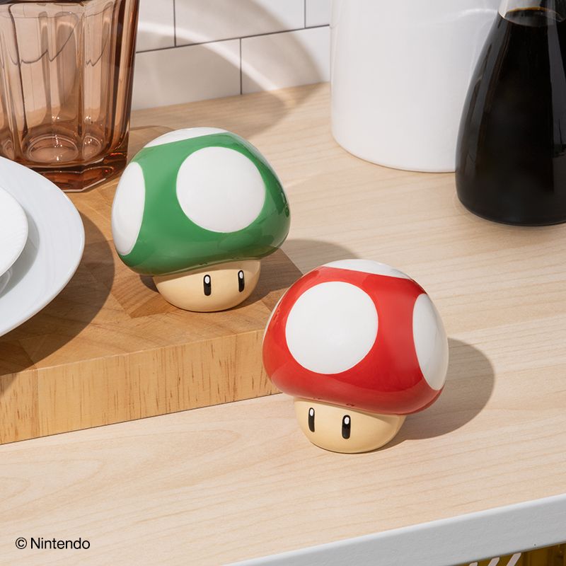 Super Mario Mushroom Salt and Pepper Shaker (Multicolor)