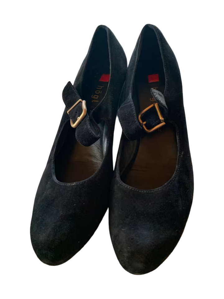 Women’s Pair of Pumps (Black)