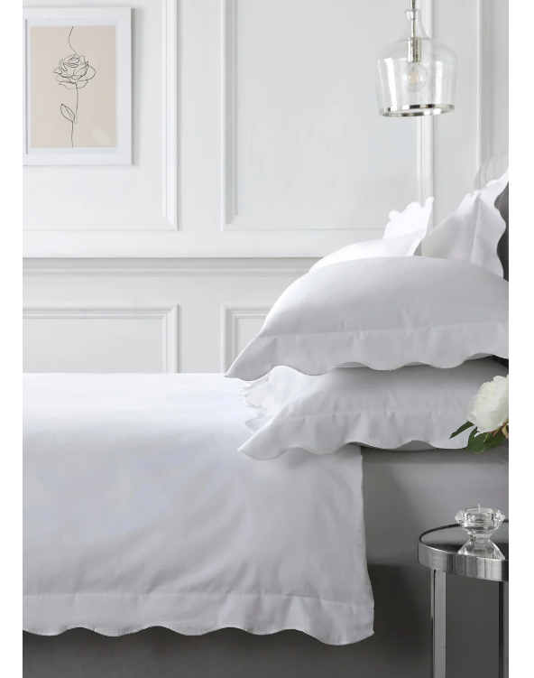 Appletree Boutique: Scallop Edge White Duvet Cover Set