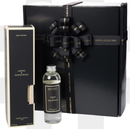Molla 1899:  Mikado Geurstokjes 100ml Met Refill 200ml Amber & Sandalwood Set