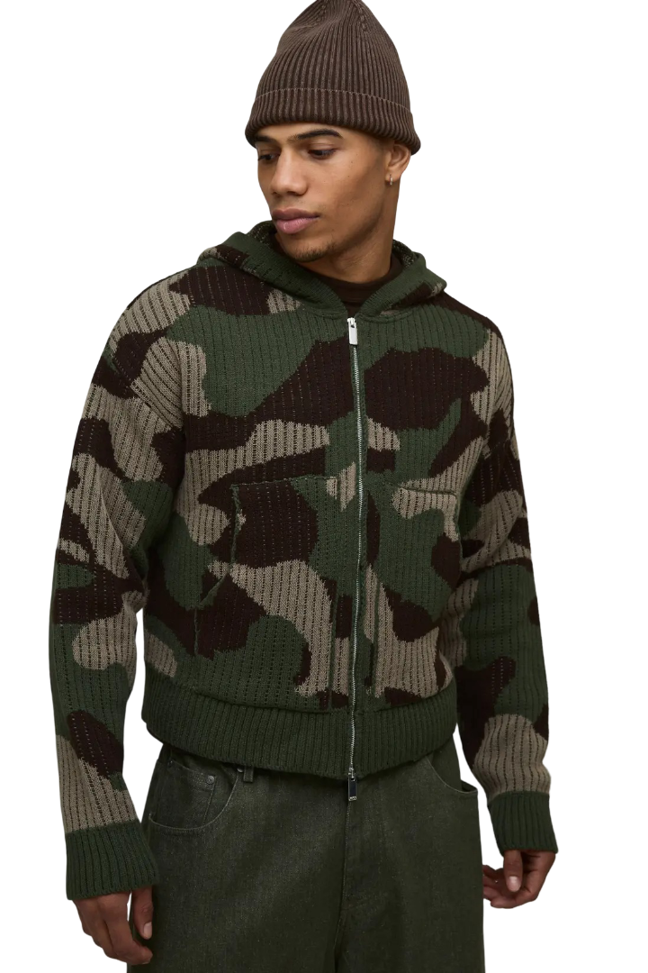 boohooMAN: Boxy Fit Ribbed Camo Jacquard Knitted Zip Through Hoodie (Camo)