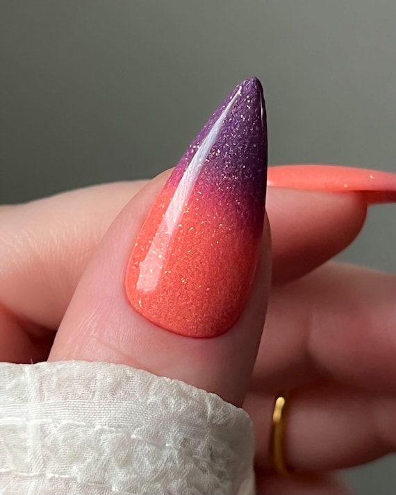 Don't Be That Witch: Thermal Glitter Dip Powder