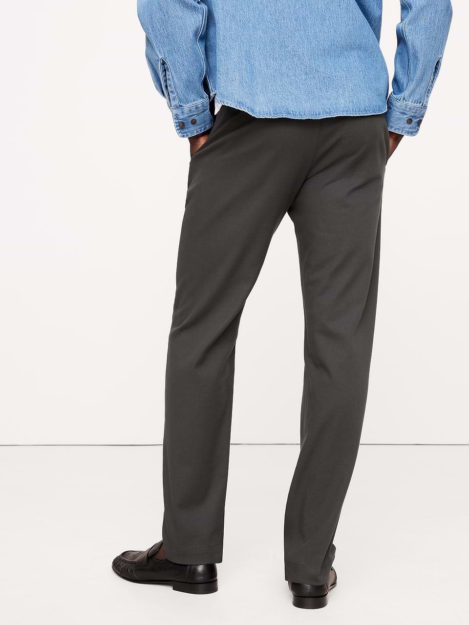 Men's Athletic Italian-Stretch Chino (Charcoal Gray)