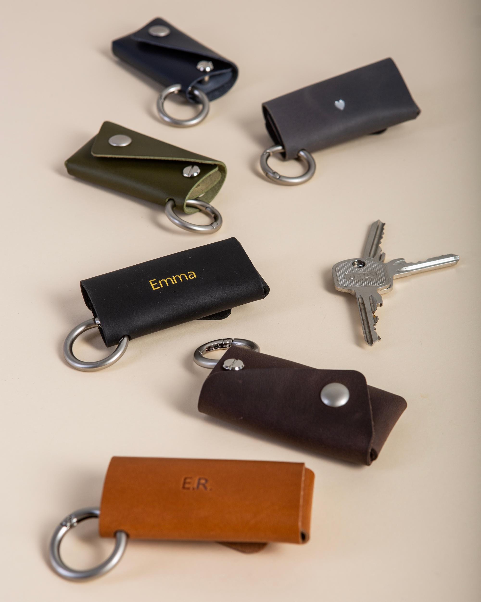 Men's Leather Key Holder - Minimalist Magnetic Key Fob (Compact)
