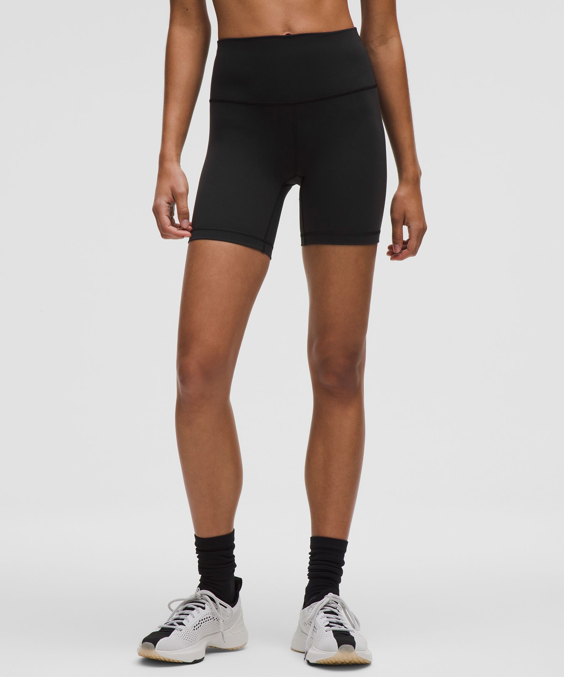 Women's Wunder Train High-Rise Short 6"