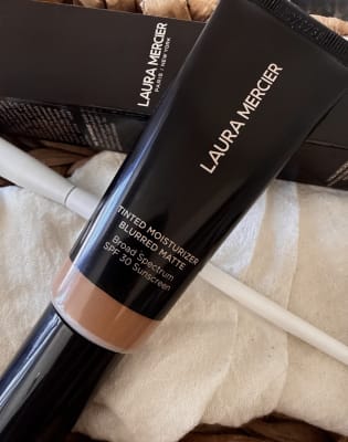 Laura Mercier: Tinted Moisturizer Blurred Matte Oil Free SPF 30 (IN Birch)