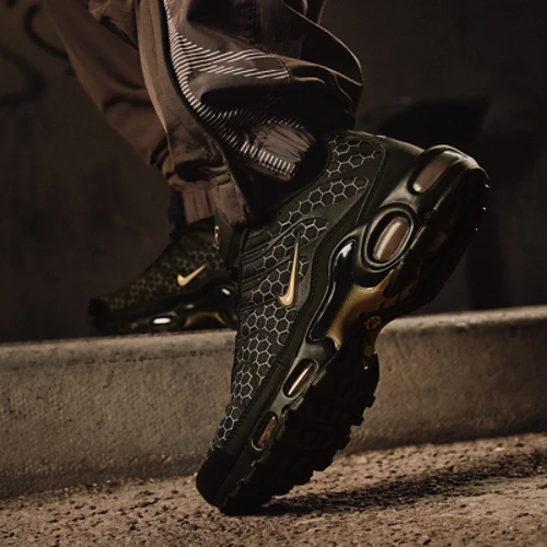 Nike: Men's Air Max Tuned 1 (Manchester)