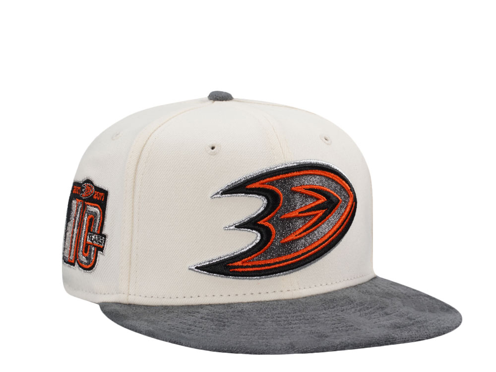 New Era: Anaheim Ducks 10th Anniversary Canvas Chrome Two Tone Horror Edition 59FIFTY Fitted Cap