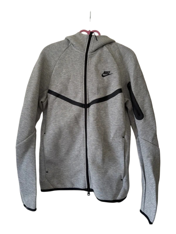 Nike: Men’s Hoodie (Grey)